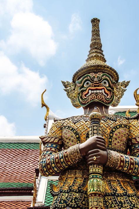 Grand Palace Bangkok, One Night In Bangkok, Sailboat Decor, Thailand Vacation, Thailand Art, Grand Palace, Scenic Photography, Indian Folk Art, Thai Art