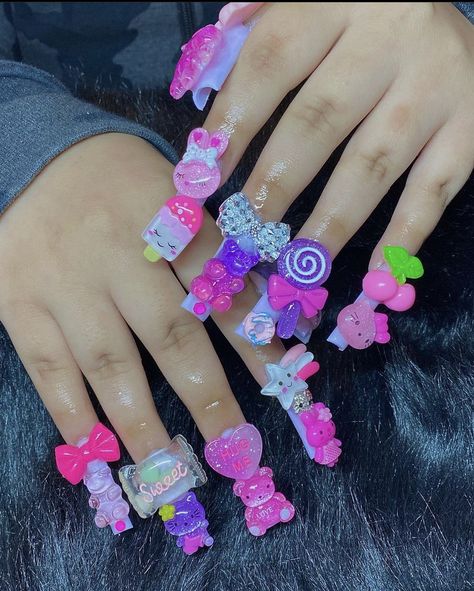 Candy Charm Nails, Acrylic Nails Y2k, Gyaru Nails, Charm Nails, Funky Nail Designs, Kawaii Nail Art, Barbie Nails, Candy Nails, Junk Nails