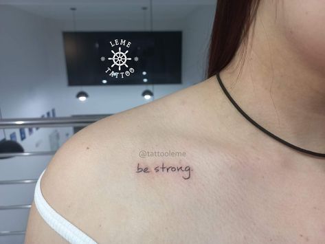 Caligrafia be strong Leme Tattoo Timbó - SC #tattoo #tatuagem #timbo #caligrafiatattoo #bestrong #bestrongtattoo #escritatattoo #timbó #tattoofineline #caligrafiadelicada Be Strong Tattoo, Sc Tattoo, Strong Tattoos, Be Strong, Collage, Tattoos, Pins