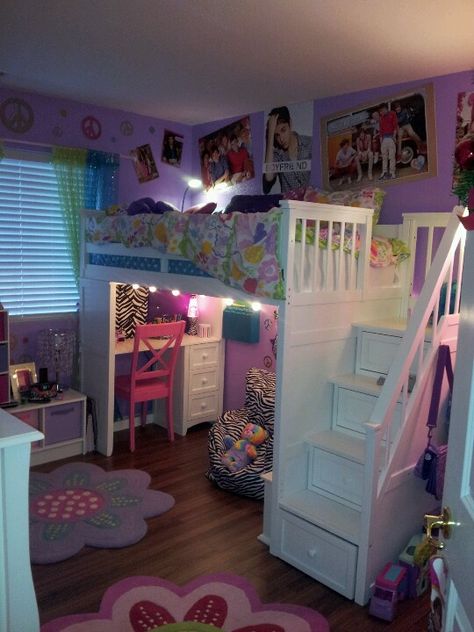 Raven Baxter Room, Y2k Wall Decor Ideas, 2000s Girl Bedroom, 2000 Room Ideas, 2000s Kids Bedroom, 2000s Dorm Room, 2000s Nursery, 2010s Room, 00s Bedroom