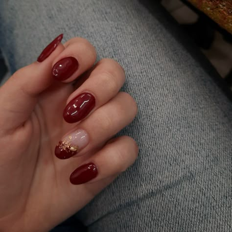 Wine Prom Nails, Nails For Dark Red Dress, Cherry Red And Gold Nails, Red And Gold Nails Short, Christmas Nails Red Gold, Festive Nails Indian, Bi Nails, Gold And Red Nails, Nails Red And Gold