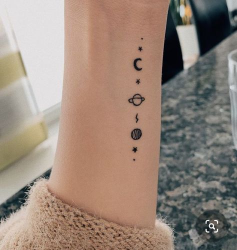 Classy Tattoo, Cool Henna, Outfits Heels, Outfits Hoodie, Hijab Skirt, Hair Y2k, Small Henna Designs, Henne Tattoo, Tattoo Ideas Unique