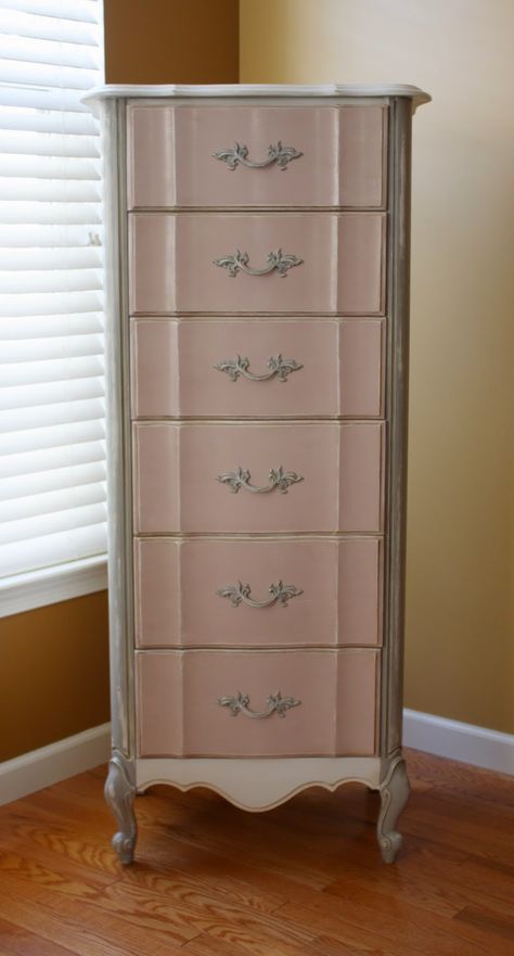 Très Chic Lingerie Chest Shabi Chic, Lingerie Dresser, Milk Paint Furniture, Repurpose Furniture, French Dresser, Fresh Bedroom, Dresser Ideas, Dresser Redo, The Black Sheep