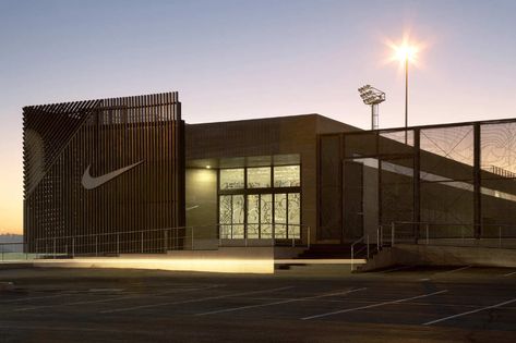 Gallery of Football Training Centre Soweto / RUFproject - 6 Training Center Design, Sports Training Facility, Soccer Center, Passive Solar Design, Sport Hall, Sports Complex, Football Training, Nike Football, Club Design