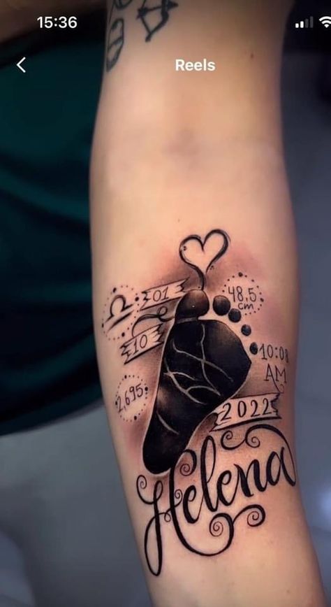 Tattoos For Siblings, Mutterschaft Tattoos, Baby Footprint Tattoo, Matching Tattoos For Siblings, Traditional Heart Tattoos, Rip Tattoo, Girl Thigh Tattoos, Baby Tattoo Designs