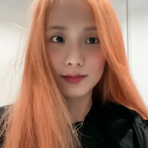 Jisoo Orange Hair, Jisoo Solo, Yg Artist, Hair Color Orange, Jisoo Icon, Pink Venom, Personal Color, Jisoo Blackpink, Orange Hair