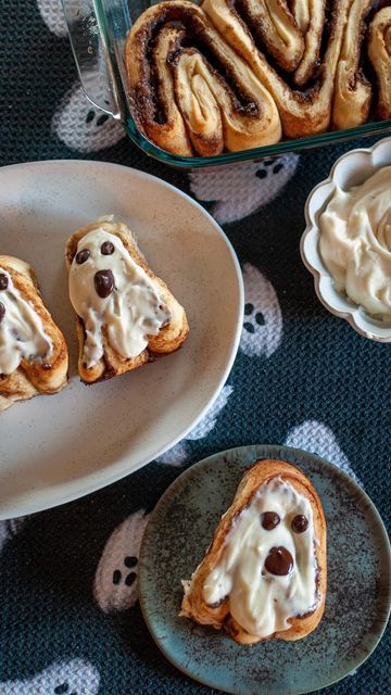 Sarah Reed on Instagram: "Cinnamon roll ghosts are one of my favorite Halloween treats! 👻 I love to make these from scratch, but the technique works just the same for store bought. I’ll link my favorite cinnamon roll recipe in stories for you. This cute ghost towel is from @geometry.house - use SARAHR15 to save! #cinnamonrolls #geometryhouse #geometryhalloween #geometryambassador #homemade #madefromscratch #halloween #spookyseason #halloweensnacks #ghostie #spookyszn #momhacks" Music Orchestra, Spooky Music, Cinnamon Roll Recipe, Roll Recipe, Cinnamon Rolls Recipe, Halloween Snacks, Halloween Spooky, Cinnamon Roll, Waltz