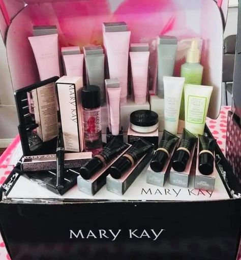 Kosmetyki Mary Kay, Mary Kay Marketing, Imagenes Mary Kay, Avon Anew, Mary Kay Business, Beauty Stuff, Mary Kay, Collage, Makeup