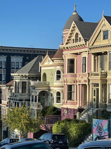 San Francisco Houses Aesthetic, San Francisco Homes Exterior, Sanfransico California House, Apartment In San Francisco, San Fran Aesthetic, Sanfransico California Aesthetic, Sanfrancisco Aesthetic, Angel Island San Francisco, Sanfransico California