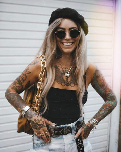 business, casual Tattooed Business Woman, Female Tattoo Models, Nighttime Outfits, Tattoed Women, Luanna Perez, Tattoo Life, Rocker Chic, Boho Chic Outfits, Style Crush