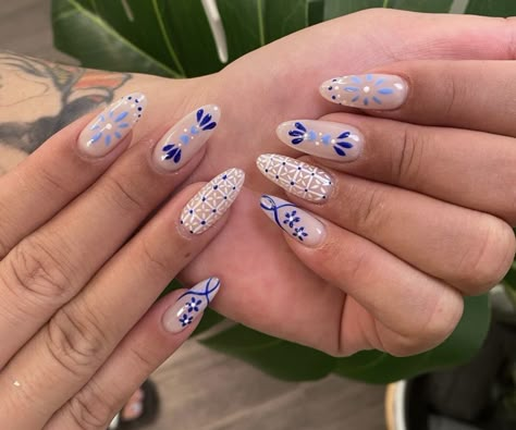 Complicated Nail Designs, Mexican Inspired Nails, Mediterranean Nails, Mexican Nail Art, Talavera Nail Art, Luminary Nails, Mexican Nails, Nail Blue, Summery Nails