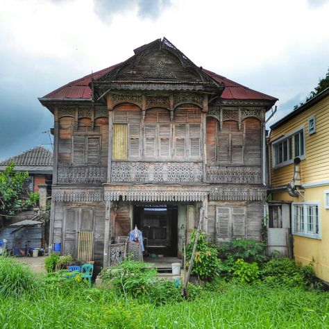 Traditional Thai house in Thonburi - a wonderfully offbeat and untouristy area of  Bangkok Thai House Traditional, Thailand History, Architecture 101, Wooden House Design, Thai House, Old Abandoned Houses, Wooden Architecture, Vernacular Architecture, Tropical House