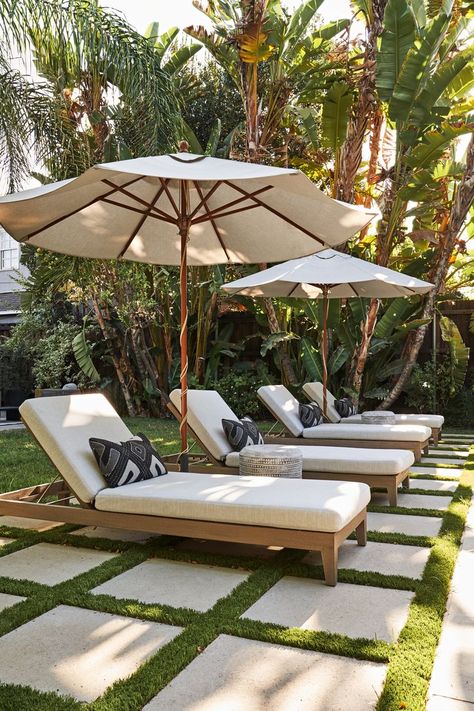 Pool Lounge Chairs With Umbrella, Pool Umbrella Ideas, Pool Seating Ideas, Lounge Exterior, Indonesian Architecture, 2023 Plans, Karla Garcia, Outdoor Pool Furniture, Jamaica Villa