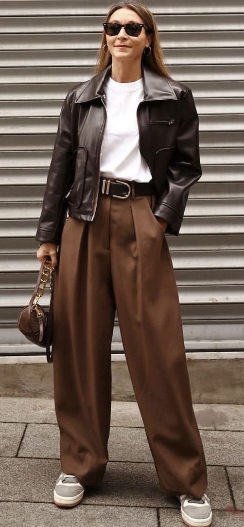 Work Outfits Women Street Styles, Women’s Work Outfits Summer 2023, Sporty Chic Street Style, Smart Street Style Women, Madrid Street Style 2023, Summer Street Style 2023 Women, Spring Street Style 2023 Women, Fall 2023 Street Style Trends, Fall Fashion Outfits Casual Autumn Street Style 2023