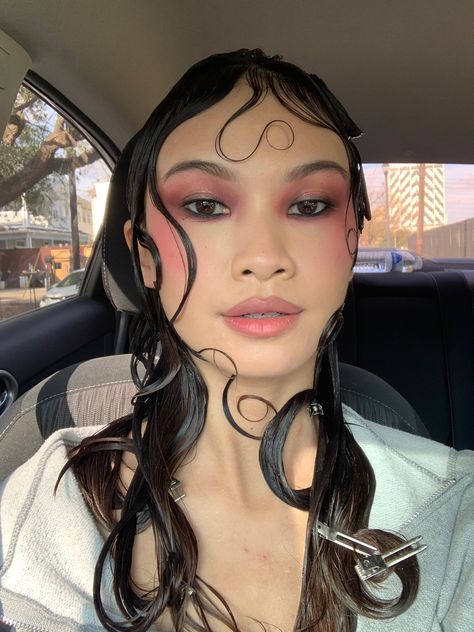 Zendaya Water Photoshoot, Wet Hair And Makeup Look, Water Inspired Hairstyles, Gel Waves Hair, Green Siren Makeup, Squid Makeup, Wet Mermaid Hair, Eartheater Aesthetic, Wet Look Editorial