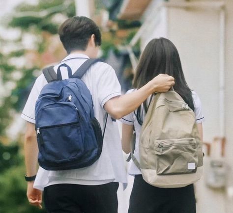 High School Couples, Drama Lover, Timmy Time, Our Beloved Summer, Beloved Summer, Sing For You, My Kind Of Love, Ulzzang Couple, Llbean Backpack