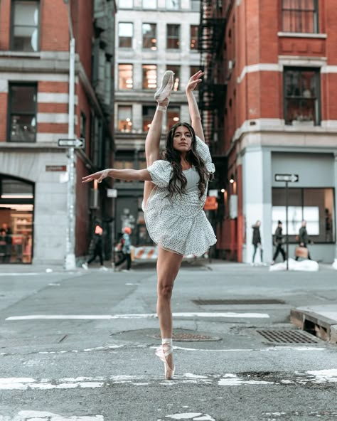 editorial ballet photography in New York City, dancer: Isabella Fonte Street Ballet, New York Dance, Ballerina Poses, Dance Photo Shoot, Dancer Photography, Dance Technique, Ballet Poses, City Ballet, Ballet Photography