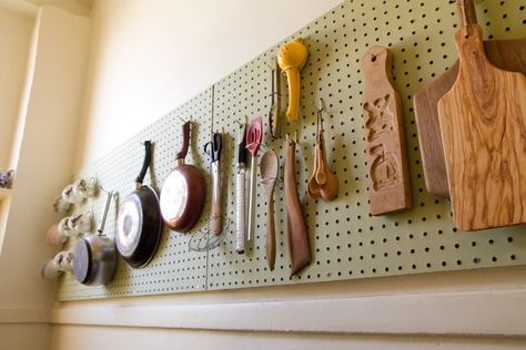 Pegboard Ideas for Kitchens, Craft Rooms, and More | Apartment Therapy Pegboard Setup, New Orleans Apartment, Apartment Therapy House Tours, Pegboard Kitchen, Bathroom Gallery Wall, Workspace Essentials, Pegboard Display, Garage Tool Storage, Organize Craft Supplies