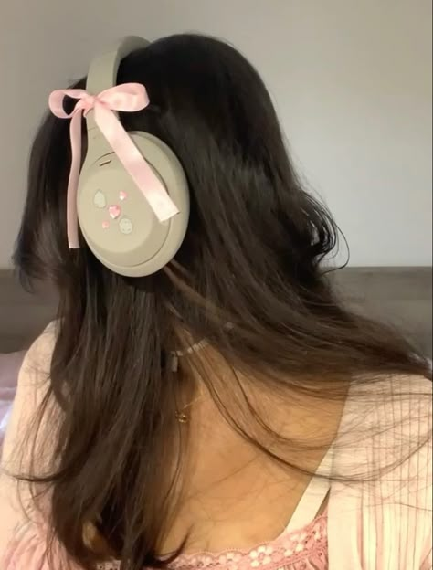 Pink Sony Headphones, Sonny Headphones Aesthetic, Y2k Headphones Aesthetic, Headphones Aesthetic Sony, Sony Xm4 Aesthetic, Sony Xm5 Headphones Aesthetic, Coquette Headphones, Sony Headphones Aesthetic, Coquette Music