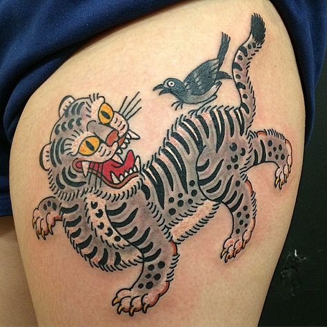 Kiku (tatoueur) - Korean tiger - 2015 Korean Tiger Tattoo, Tiger Tattoo Ideas, Korean Tiger, Korean Foundation, Tiger Tattoo Designs, Tibetan Tattoo, Korea Tattoo, Korean Tattoo, Japanese Tiger