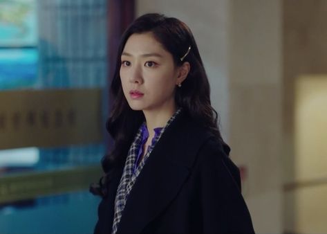 Crash Landing On You Kdrama Fashion - Seo Ji-Hye - Episode 6 Seo Ji Hye, Creative Shot, Korea Fashion, Fictional Crushes, Korean Actress, Girl Crush, Asian Fashion, Korean Girl, Her Hair