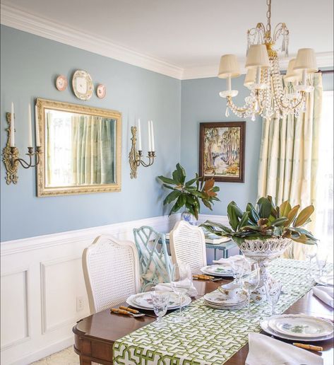 Dining Room Preppy, Dining Room Traditional Decor, Traditional Colorful Home, Southern Style Dining Room, Periwinkle Dining Room, Blue Green Dining Room Walls, Cornflower Blue Dining Room, Grand Millennial Style Dining Room, Powder Blue Dining Room