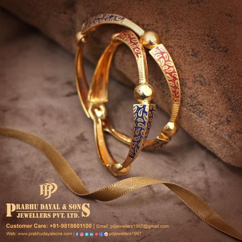 Kada Designs Gold For Women, Kada Designs Gold For Women Antique, Ladies Kada Gold, Kada Designs Gold, Kada Design For Women, Gold Kada Design For Women, Gold Kada Design, Gold Jewellery Bangles, Kada Design