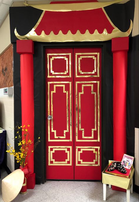 Japan Classroom Door Decoration, Japan Door Decoration, Chinese New Year Classroom Door, China Classroom Decorations, Japan Decorations For Classroom, China Decorations For Classroom, Homecoming Hallways, Chinese Theme Parties, Japan Decor