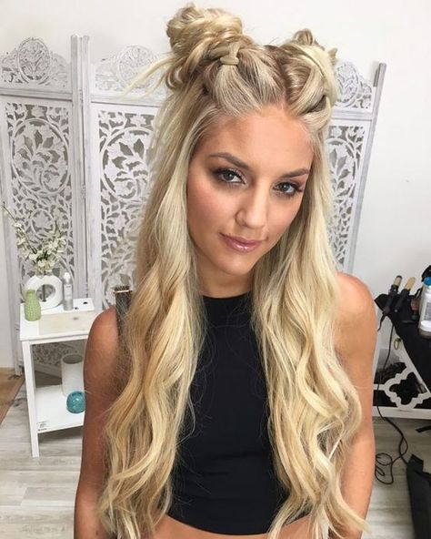 46 Super Trendy Holiday Party Hair Ideas 2019 | MARMALETTA #hair #holiday #haircut #hairstyle #medium #long #cute #blonde #brunette #model #style #modern #hairtips #buns #tutorial #beauty #party Rave Hairstyles, Holiday Party Hair, Concert Hairstyles, Rave Hair, Look Festival, Pinterest Hair, Athletic Hairstyles, Festival Hair, Scene Hair