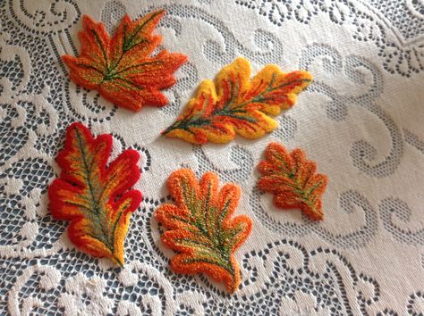 Punch needle leaves Embroidery Leaf, Needle Embroidery, Punch Needle Embroidery, Oak Leaf, Easy Diy Crafts, Punch Needle, Rug Hooking, Original Design, Needlework