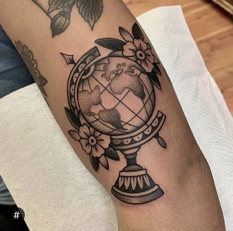 Alberta Tattoo, Traditional Compass Tattoo, Globe Tattoo, Traditional Tattoo Outline, Nautical Tattoo Sleeve, Globe Tattoos, Abstract Tattoo Ideas, Earth Tattoo, American Traditional Tattoo Ideas