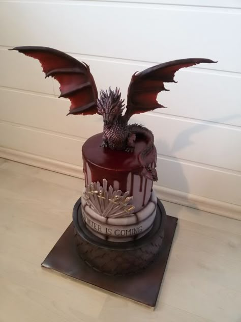 Game of Thrones Lemon Icing Glaze, Game Of Thrones Birthday Cake, Dragon Wedding Cake, Icing Glaze, Game Of Thrones Birthday, Game Of Thrones Cake, Cupcakes Design, Thirtieth Birthday, Dragon Cakes