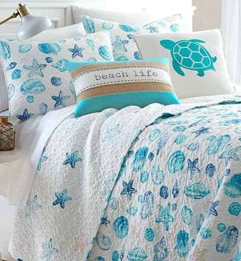 Florida Houses, Coastal Style Bedroom, Coastal Quilts, Beachy Bedroom, Beach Themed Bedroom, Hawaiian Decor, Beach Bedding, Condo Ideas, Beach Room