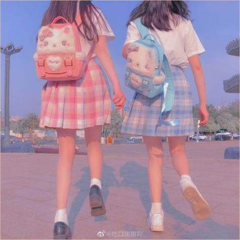 Bff Matching Outfits, Bff Girls, Best Friend Outfits, Bff Photoshoot Poses, Bff Outfits, Bff Photoshoot, Best Friends Shoot, Kawaii Fashion Outfits, Soft Clothes