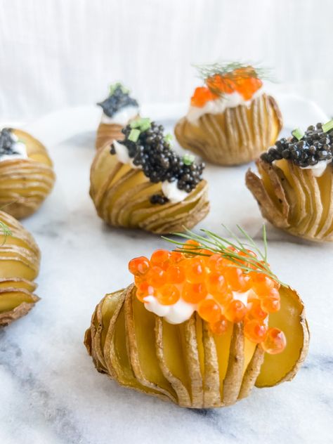 Baked Potato With Caviar, Caviar Baked Potato, Potato Caviar, Glee Christmas, Bite Size Snacks, 2024 Recipes, Hasselback Potatoes, Delicious Appetizer Recipes, Christmas Eve Dinner