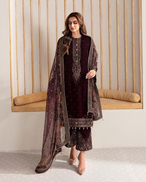 Maroon Color Salwar Kameez, Pakistani Salwar Kameez, Bollywood Style Embroidery Work Sharara Salwar Suit, Pre Stitched Punjabi Dresses by Fashion4Women on Etsy Velvet Kurta, Velvet Dupatta, Velvet Sleeve, Velvet Suit, Pakistani Salwar Kameez, Chiffon Collection, Party Kleidung, Velvet Collection, Modest Wear