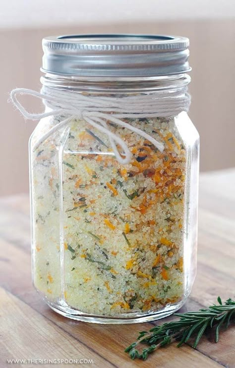 Rosemary, Orange & Thyme Flavored Herb Salt Recipe (Easy Finishing Salt For Food Gifts) Flavored Salts Recipes, Herb Salt Recipe, Flavored Salt, Herb Salt, Infused Salt, Spice Mix Recipes, Diy Spices, Flavored Salts, No Salt Recipes