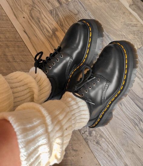 Doctor Martens Shoes, Doctor Martens Aesthetic, 8053 Dr Martens, Doctor Martens Outfit, Doctor Martens Boots, Doc Martens 8053, Dr Martens 8053 Quad, Dr Martens Aesthetic, Fall Coziness