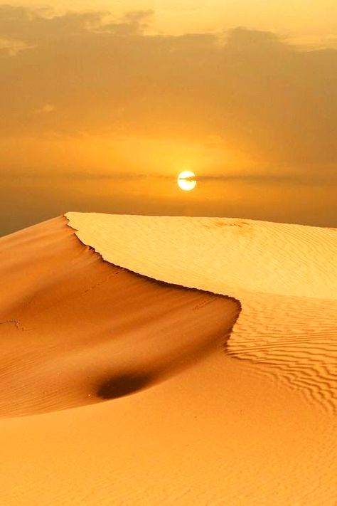 Deserts Of The World, Desert Landscaping, Sand Dunes, Beautiful Sunset, The Desert, Amazing Nature, Nature Beauty, Sunrise Sunset, Beautiful Views