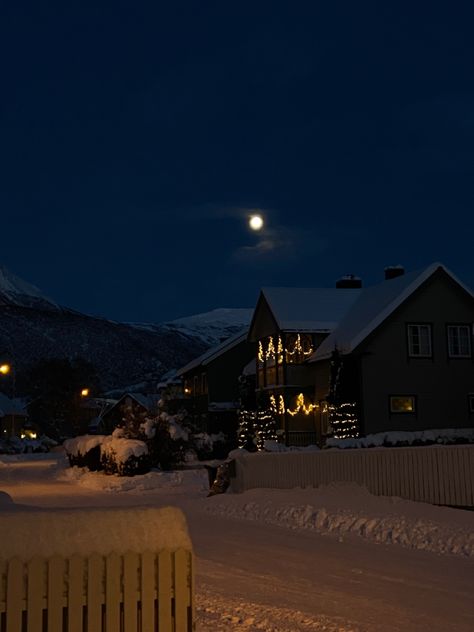 Norway Night Aesthetic, Norway City Aesthetic, Norwegian Christmas Aesthetic, Norway At Night, Svalbard Norway Aesthetic, Scandinavian Winter Aesthetic, Scandinavia Aesthetics, Bergen Aesthetic, Norway Aesthetic Winter