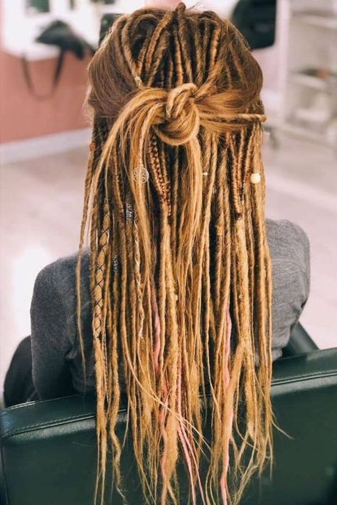 blonde dreads Dreads And Braids, Synthetic Dreadlocks Extensions, Fake Dreadlocks, Brown Dreads, Hippie Dreads, Light Brown Ombre, Partial Dreads, Dreadlocks Girl, Blonde Dreadlocks