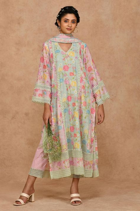 Buy Ekavira Pink Chanderi Printed Kurta Set Online | Aza Fashions Kalidar Kurta Pattern, Dreamy Palette, V Neck Kurta, Kurta Patterns, Kurta Set For Women, Textile Designer, Yellow Outfit, Fashion App, Simple Trendy Outfits