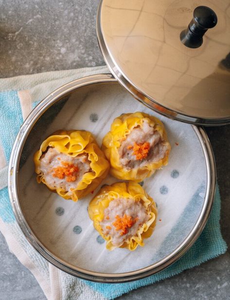 Shu Mai Recipe, Bamboo Steamer Recipes, Traditional Asian Dish, Dim Sum Restaurant, Chinese Dim Sum, Pork And Shrimp, Siu Mai, Asian Noodle Dishes, Dim Sum Recipes