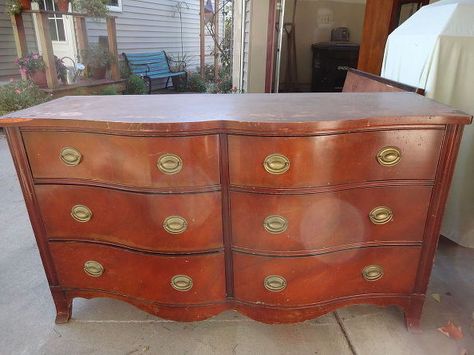 Yes, yes, YES! How this Hometalker revamped this old dresser is beyond gorgeous! I'm always amazed at how people come up with this stuff--gorgeous! Drexel Dresser Makeover, Drexel Furniture, Dresser Refinish, Furniture Remodeling, Refinishing Furniture Diy, Flea Market Decorating, Thrift Store Furniture, Flea Market Flip, Furniture Refinishing