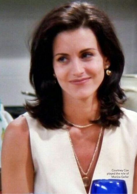 1990s final Monica Geller Hair, Monica Hairstyles, Monica Geller Outfits, Monica Friends, Friends Monica, Monica Gellar, Friends Outfit, Friends Outfits, Courtney Cox