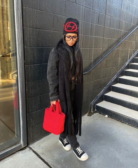 Winter Outfits Blackgirl Street Wear, Baddie Birthday Outfit Winter, Black Beanie Outfit, Streetwear Poses Photo Ideas, Winter Birthday Outfit, Hat Outfits, Female Streetwear, Beanie Outfit, Black Men Street Fashion