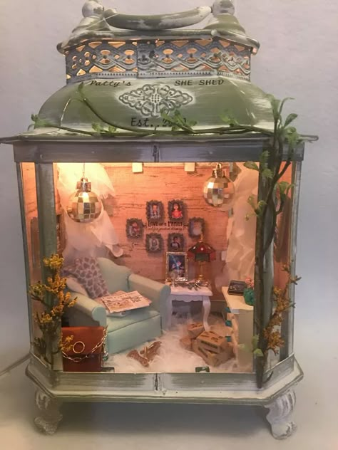 Lantern Crafts, Gift Ideas Family, Granny Pod, Fairy House Diy, Lantern Ideas, Fairy Garden Crafts, Gifts For Grandma, Miniature Rooms, Christmas Lanterns