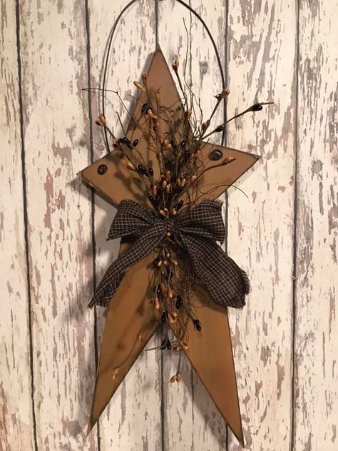 Primitive Deck Decorating Ideas, Primitive Angels Diy, Country Primitive Decorating, Primitive Star Decor, Diy Primitive Decor, Easy Primitive Crafts, Vine Wreaths, Grungy Candles, Primitive Country Crafts