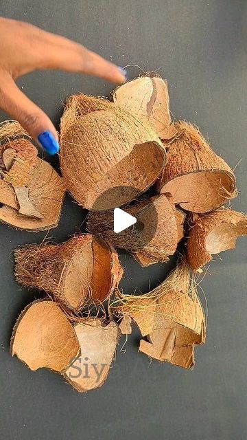 Best From Waste Ideas, Waste Bottle Craft, Art From Waste, Colorful Art Installations, Planter Decoration, Coconut Decoration, Coconut Flower, Waste Art, Coconut Shell Crafts