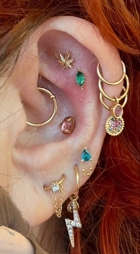 Word Tattoo Ideas, Word Tattoo, Pretty Ear Piercings, Cool Ear Piercings, Cool Piercings, Cute Ear Piercings, Jewelry Tattoo, Jewelry Accessories Ideas, Body Jewelry Piercing